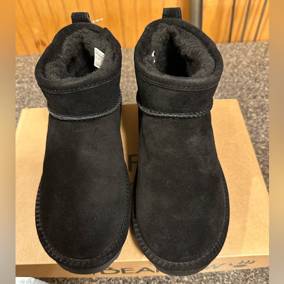 Bearpaw Women’s Shorty Suede Black Boots - Picture 4 of 13